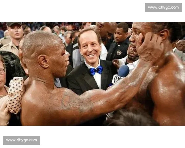 霍利菲尔德vs穆勒世纪对决力量与智慧的巅峰碰撞拳坛历史经典之战