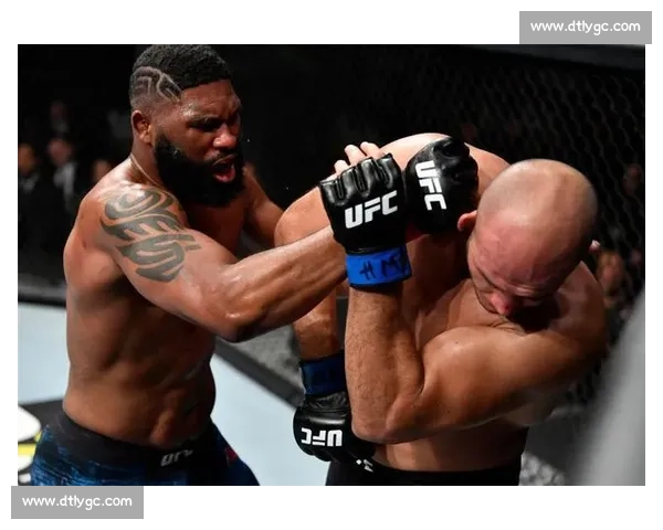 UFC战警与桑托斯激战即将上演 谁能笑到最后主宰擂台荣耀 UFC战警与桑托斯激战即将上演 谁能笑到最后主宰擂台荣耀